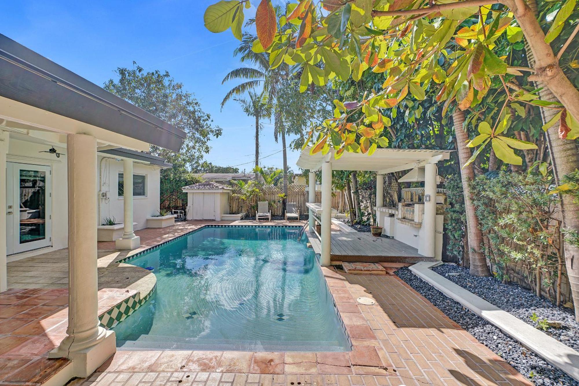 Tree Houze Miami