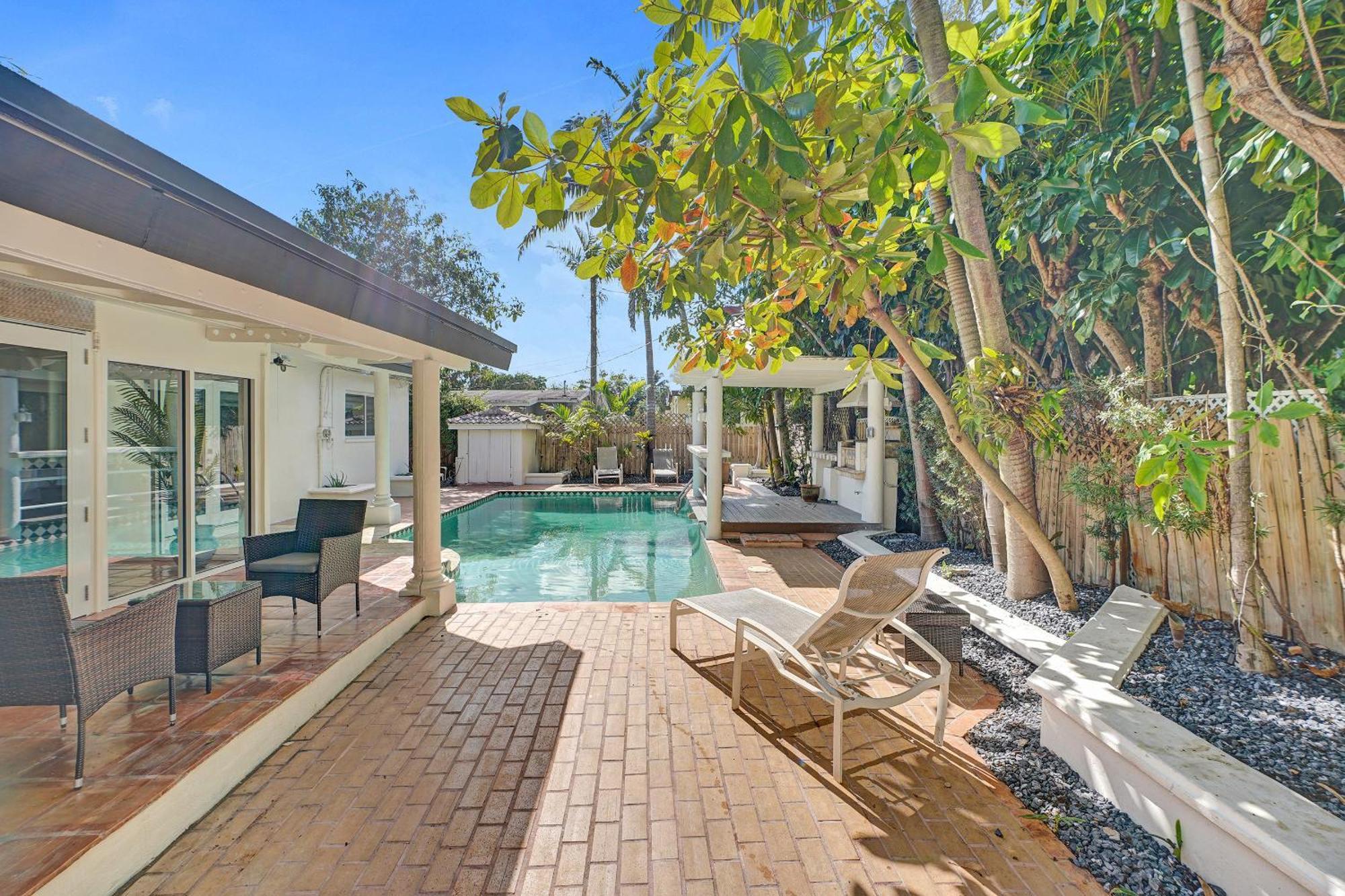 Tree Houze Miami